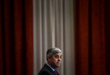 A diferença que um ano faz. Como Centeno se tornou mais pessimista
