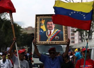 Nicolás Maduro expulsa 13 oficiais das Forças Armadas venezuelanas e acusa-os de traição à pátria