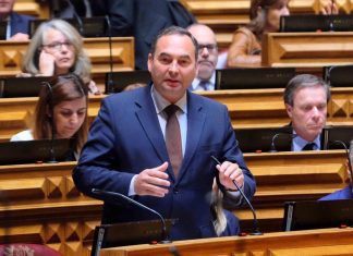 António Ventura critica necessidade de obras na Cadeia de Angra do Heroísmo