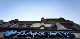 Bruxelas multa cinco bancos em mais de mil milhões de euros por cartéis no mercado cambial
