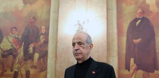 Estatutos dizem que Fundação José Berardo tem de cobrir despesas do empresário e família