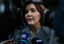 CDS ataca “farsa” e “golpe” do Governo e desafia Costa com moção de confiança