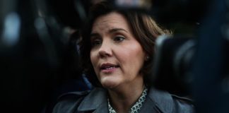 CDS ataca “farsa” e “golpe” do Governo e desafia Costa com moção de confiança