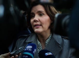 CDS ataca “farsa” e “golpe” do Governo e desafia Costa com moção de confiança