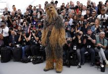 Morreu Peter Mayhew, ator que interpertou Chewbacca na Guerra das Estrelas