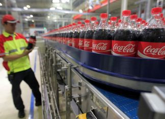 Coca-Cola. Empresa tem várias cláusulas com universidades que lhe permite suprimir estudos desfavoráveis