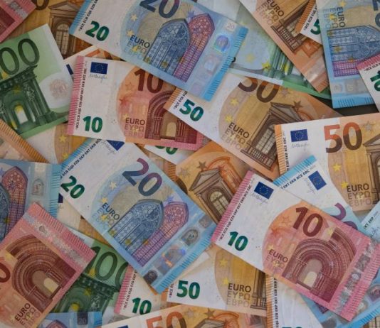 Cativações fixaram-se em 621,6 milhões de euros até março