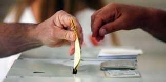 Europeias: Emigrantes criticam falta de mesas de voto face a aumento do número de eleitores