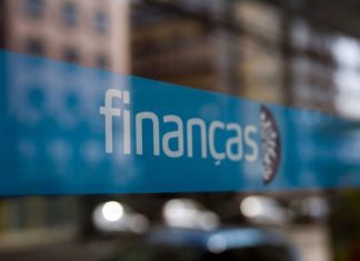 Prédios devolutos em zonas de pressão urbanística vão pagar até seis vezes mais IMI. Marcelo já promulgou diploma do Governo