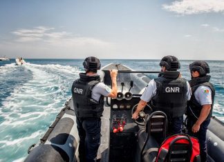 GNR resgata 17 migrantes na Grécia