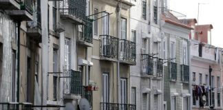 Proprietários exigem “suspensão imediata” das negociações para aumentar IMI