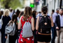 Cartão Interjovem com viagens aéreas interilhas a 21 euros para ida e volta