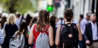 Cartão Interjovem com viagens aéreas interilhas a 21 euros para ida e volta