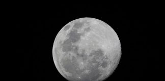 A Lua está a encolher e a ganhar ‘rugas’