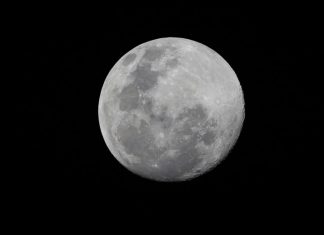 A Lua está a encolher e a ganhar ‘rugas’