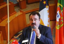 PPM exige que o Presidente do Governo desista da revisão da gestão curricular da educação básica