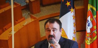 PPM exige que o Presidente do Governo desista da revisão da gestão curricular da educação básica
