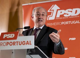 Rui Rio diz que teria condições de negociar devolução aos professores numa legislatura