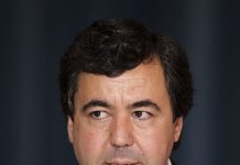 Ex-secretário de Estado Conde Rodrigues condenado a quatro anos de prisão com pena suspensa