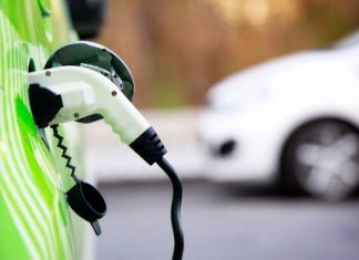 Governo disponibiliza ponto de carregamento gratuito para veículos elétricos em Ponta Delgada