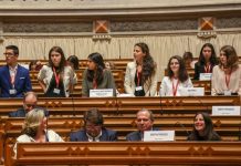 Deputados do PS acompanham estudantes açorianos no Parlamento dos Jovens