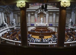 Parlamento vota na sexta-feira fim de taxas moderadoras nos centros de saúde