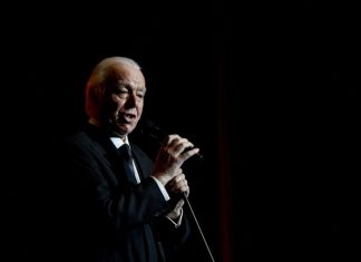 Retrospetiva de carreira de Carlos do Carmo numa coletânea e em 80 músicas
