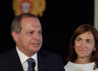 César acusa Marques Mendes de ser um “comerciante político” que publicita “boatos e falsidades”