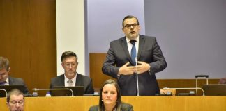PSD quer revogar obrigação de aulas nas férias para alunos sem aproveitamento