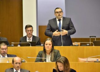 PSD quer revogar obrigação de aulas nas férias para alunos sem aproveitamento