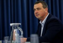 PSD critica atrasos e indecisões no entreposto de GNL na Praia da Vitória