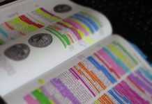 Parlamento aprova inscrição na lei da gratuitidade de manuais escolares até ao 12.º ano