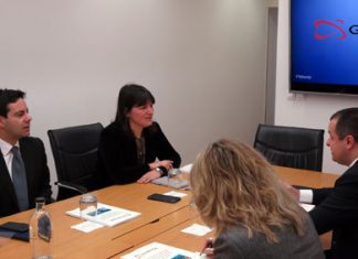 Criação de grupo de trabalho é “sinal claro” do Governo da República para a importância dos cabos submarinos, afirma Ana Cunha