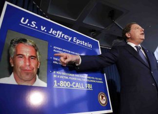 Milionário Jeffrey Epstein acusado de criar rede para abusar de menores