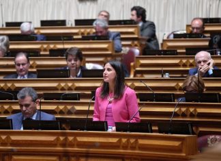Lara Martinho reforça urgência do cumprimento da medicina do trabalho na Base das Lajes