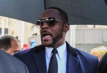 Cantor norte-americano R. Kelly detido após novas acusações de crimes sexuais