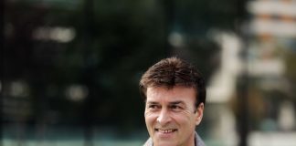 Documentário sobre vida e obra de Tony Carreira estreia-se hoje em Portugal