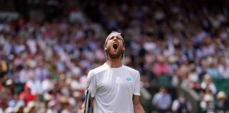 João Sousa sobe 13 lugares no ‘ranking’ mundial depois de ‘oitavos’ em Wimbledon