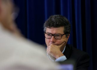 Governo incapazde remover o amianto da EBI