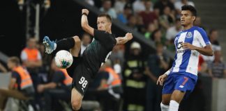 Liga dos Campeões. FC Porto arranca bem e José Sá segura vitória do Olympiacos na Turquia