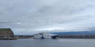 Atlânticoline – Mega Jet embate no cais de Santa Maria