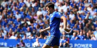 Harry Maguire assina pelo Manchester United por 85 milhões de euros
