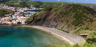 Contaminação por bactérias fecais – Praia de Porto Pim reabriu esta quarta-feira à prática balnear