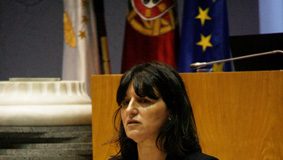 Governo dos Açores e SATA trabalham diariamente para “conseguir um percurso de estabilização da empresa”, garante Ana Cunha