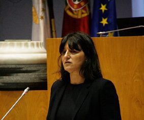 Governo dos Açores e SATA trabalham diariamente para “conseguir um percurso de estabilização da empresa”, garante Ana Cunha