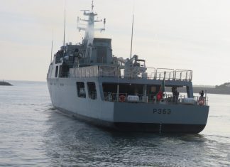 Navio patrulha oceânico Setúbal inicia missão nos Açores
