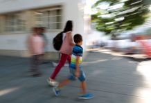 Mais de um milhão de alunos de regresso às aulas com manuais grátis