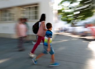 Mais de um milhão de alunos de regresso às aulas com manuais grátis