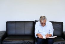 Jerónimo de Sousa critica economicismo de Centeno sobre manuais escolares