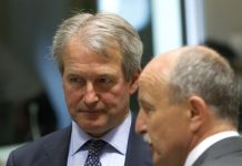 Hungria propõe novo candidato a comissário depois de Parlamento Europeu ‘chumbar’ ex-ministro